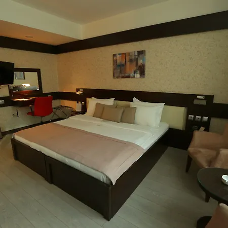 Wes Hotel 4*