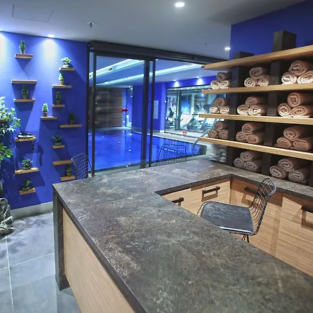 Wes Ξενοδοχείο Κοτζαελί