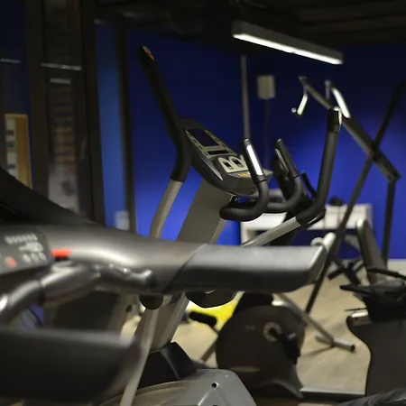 Ξενοδοχείο Wes 4*