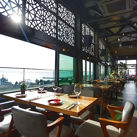 Wes Hotel 4*