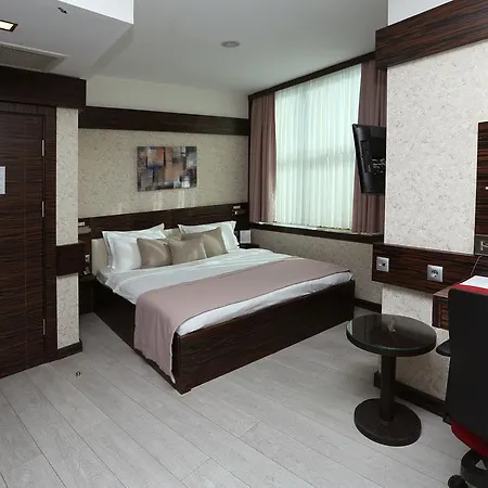 Hotel Wes 4*